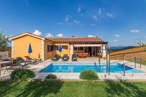 Holiday home in Vizinada/Istrien 40326