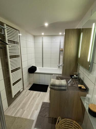 LOVE Suites & SPA "Le Loft" avec Jacuzzi privatif