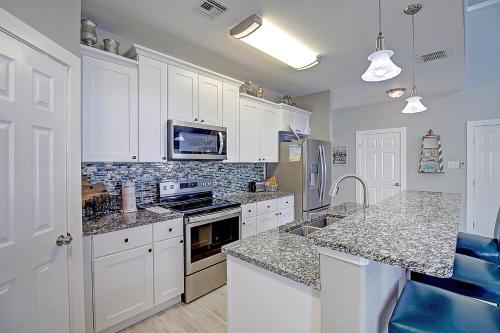 Lighthouse Escape Condo - image 7
