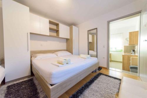 Apartments in Starigrad-Paklenica 36667