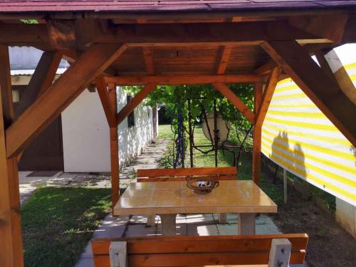 Holiday home in Balatonmariafürdo 26243 - image 5