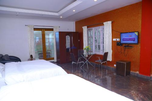 Celestial Resorts - Photo 2