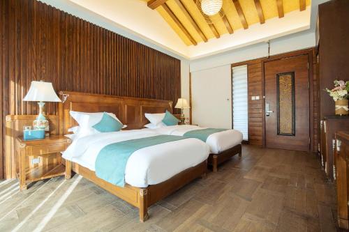 2 twin beds