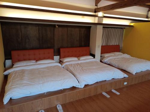 Pear Story House - image 4
