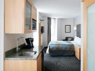 Club Quarters Hotel World Trade Center, New York, Нью-Йорк (фото 10)