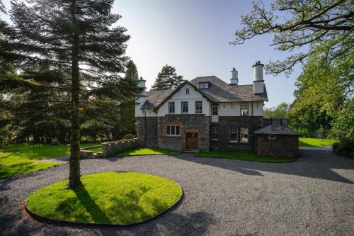 Luxury - Contemporary - Lakeland Home - Sleeps 10 - Stunning Lake Views, , Cumbria
