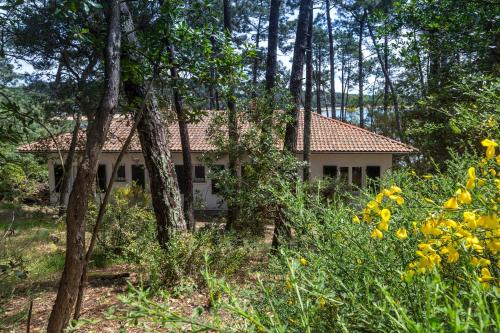 Villa Le Menez Avec Vue Sur Le Lac Marin Pour 10 Personnes - image 11