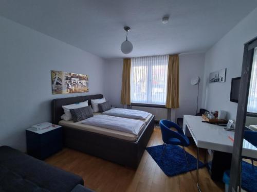room detail thumbnail 0