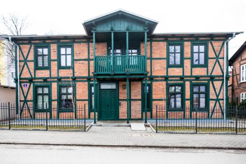 Hey Stay Apartment with private garden