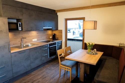 Kitchen, Landhaus Steinmuller in Langenfeld