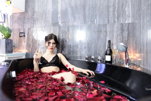 Gregorio VII Luxury Suites San Damaso - image 12