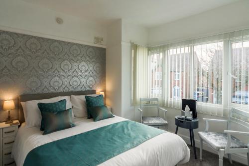 Superior Double Room image 10