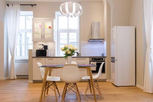 Modern & Spacious 80m2 Apartment in Riga Old Town, Riga