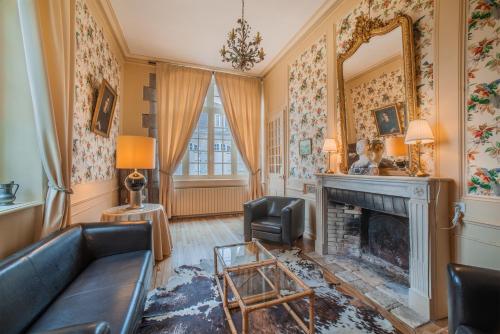 Holiday Home Chateau de Bouceel Mont Saint Michel in Saint-James