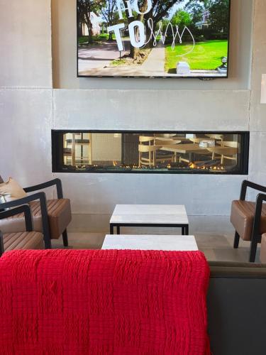 290436176 Lake Placid Inn Boutique Hotel