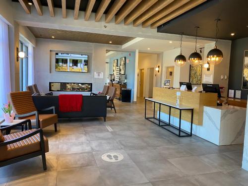 290436182 Lake Placid Inn Boutique Hotel