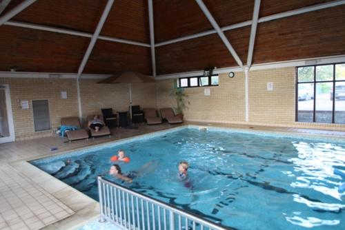 Swimming pool, Links Country Park Hotel in Cromer