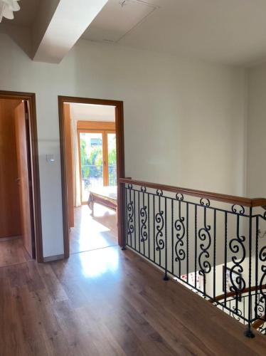 EPISKOPI VILLA, Luxury 4 Bedroom with Pool - Limassol in Episkopi (Limassol)