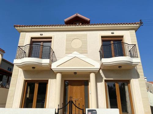 Viesnīcas āriene, EPISKOPI VILLA, Luxury 4 Bedroom with Pool - Limassol in Episkopi (Limassol)