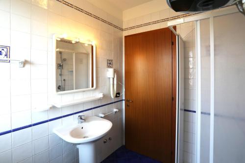 Bathroom, Apartments in Caorle 24705 in Duna Verde