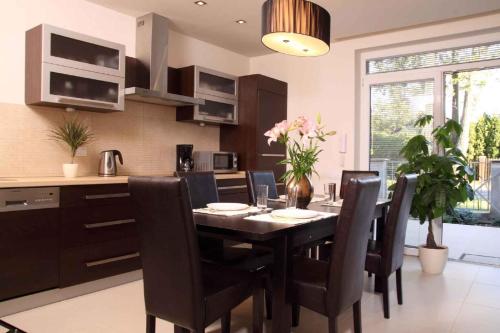 Holiday Homes in Balatonszarszo 20090 - image 4