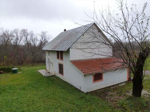  Holiday home in Trnovac 17132, Pension in Trnovac bei Smiljan