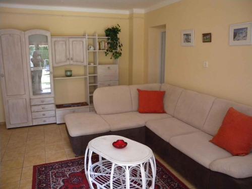 Apartment in Balatonbereny 18127 - image 5