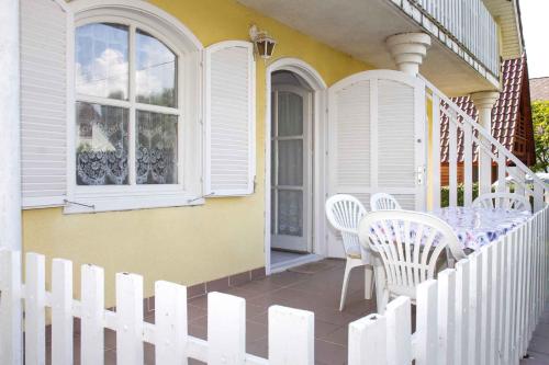 Holiday home in Balatonmariafürdo 35399 - image 4