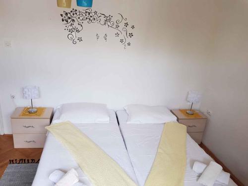 House and Apts. in Opatija 33833