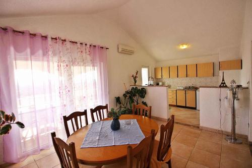  Apartment in Sveti Lovrec/Istrien 26326 in Sveti Lovreč Pazenatički