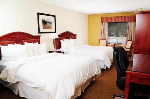Standard Queen Room with Two Queen Beds