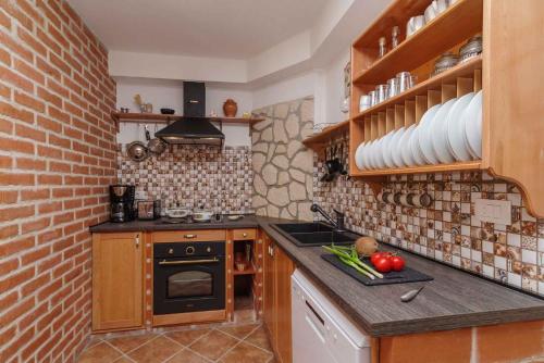 Kitchen, Holiday home in Saftici 26679 in Grizane