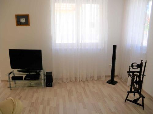 Holiday home in Balatonszentgyörgy 20188 photo 4