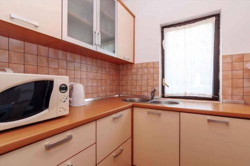 Holiday home in Vrsi/Zadar Riviera 17883 - image 6