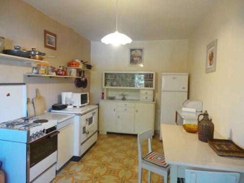  Two-Bedroom Holiday Home in Nedescina I in Šumber