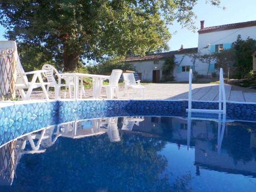  Two-Bedroom Holiday Home in Nedescina I, Pension in Šumber