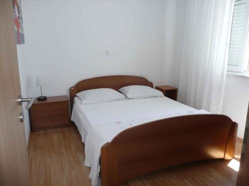 Two-Bedroom Apartment in Lopar VIII - image 7