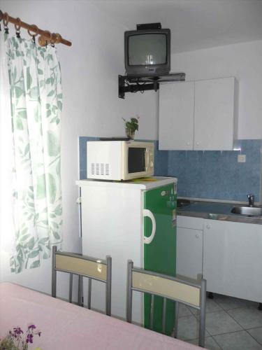 Two-Bedroom Apartment in Lopar I - image 2