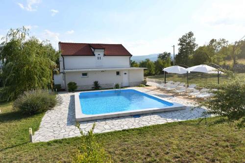 Peldbaseins, Holiday home Hrvace - Split Riviera 7302 in Rumin