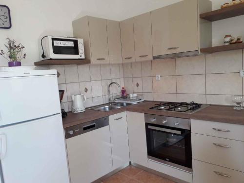 Apartment in Lopar with Two-Bedrooms 3, Lopar (Loparo) (foto 8)