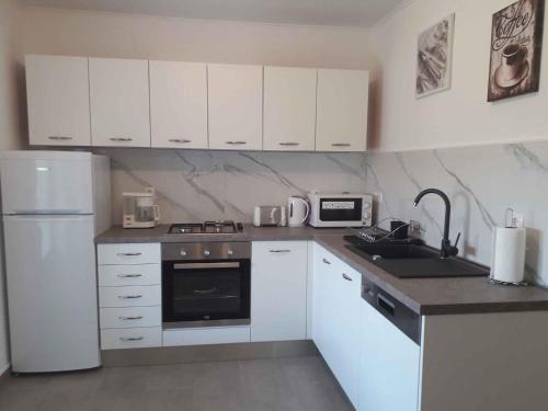Apartment in Lopar with Two-Bedrooms 2 - image 4