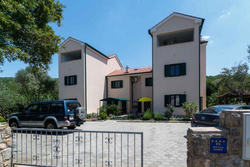  Holiday home in Punat/Insel Krk 13381, Ferienwohnung in Punat