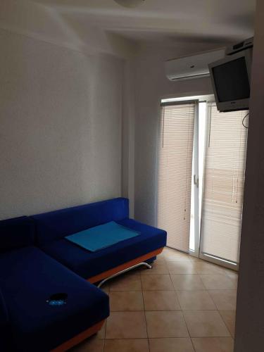 One-Bedroom Apartment in Vir III