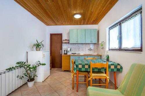 Apartments Dragica - image 4
