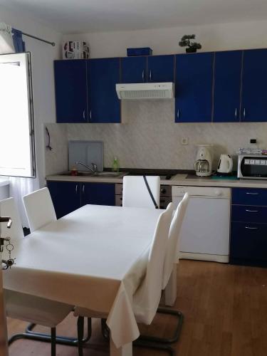 Two-Bedroom Apartment in Lopar I