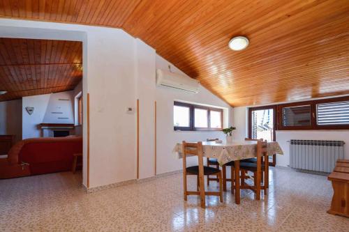 Apartment image 5