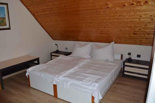  Apartment Siofok 3, Pension in Somogyfok