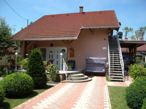 B&B Balatonfenyves - Apartment Balatonfenyves/Balaton 18360 - Bed and Breakfast Balatonfenyves