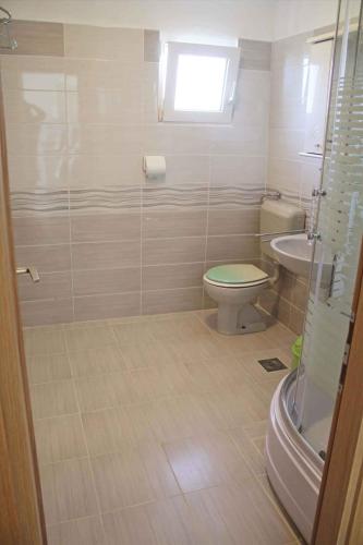 Apartment Povljana 3 - image 5