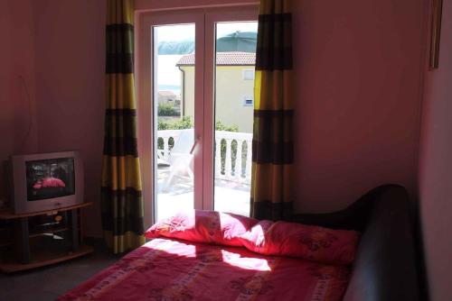 Apartment Povljana 3 - image 9